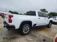 ✅ 2024 Chevrolet Silverado 2500HD Custom • VIN: 2GC4YME72R1211032 • Лот: 69109005. Опубликован ранее на Copart с пробегом 9 099 миль. Бесплатный доступ к архиву аукционных продаж из США и подробный отчёт об истории автомобиля на DreamBid. Изображение 3.