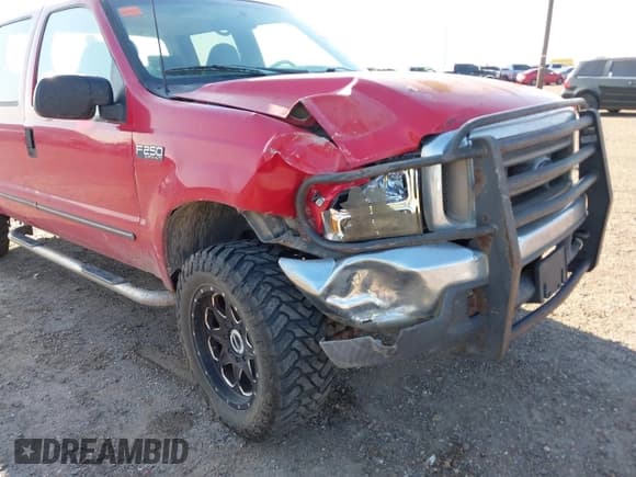 ✅ 1999 Ford F-250 XL • VIN: 1FTNW20F8XEA78401 • Lot: 43347971. Wystawiony na IAAI z przebiegiem 333 081 mil. Bezpłatny archiwum sprzedaży aukcyjnych z USA i szczegółowy raport historii pojazdu na DreamBid. Zdjęcie 6.