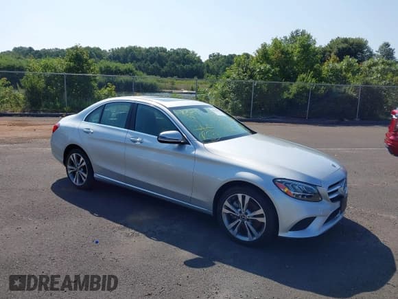 ✅ 2021 Mercedes-Benz C 300 • VIN: W1KWF8EB7MR650677 • Lot: 42852209. Wystawiony na IAAI z przebiegiem Nie podano. Bezpłatny archiwum sprzedaży aukcyjnych z USA i szczegółowy raport historii pojazdu na DreamBid. Zdjęcie 1.