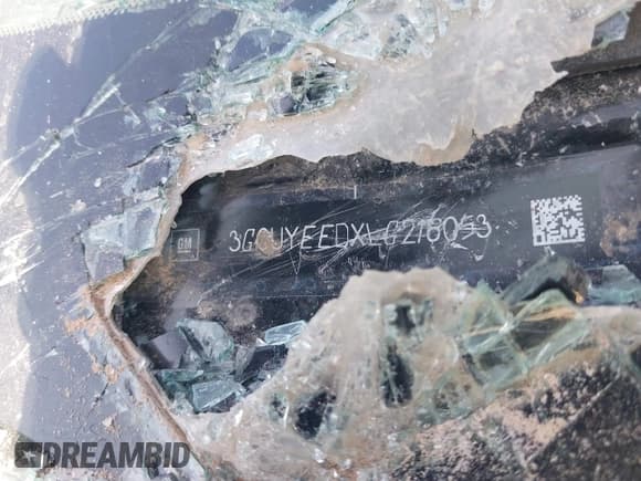 ✅ 2020 Chevrolet Silverado 1500 RST • VIN: 3GCUYEEDXLG216053 • Lot: 42455087. Wystawiony na IAAI z przebiegiem 126 504 mil. Bezpłatny archiwum sprzedaży aukcyjnych z USA i szczegółowy raport historii pojazdu na DreamBid. Zdjęcie 9.