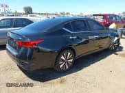 ✅ 2021 Nissan Altima SV • VIN: 1N4BL4DV6MN339390 • Lot: 43137636. Wystawiony na IAAI z przebiegiem 70 066 mil. Bezpłatny archiwum sprzedaży aukcyjnych z USA i szczegółowy raport historii pojazdu na DreamBid. Zdjęcie 4.