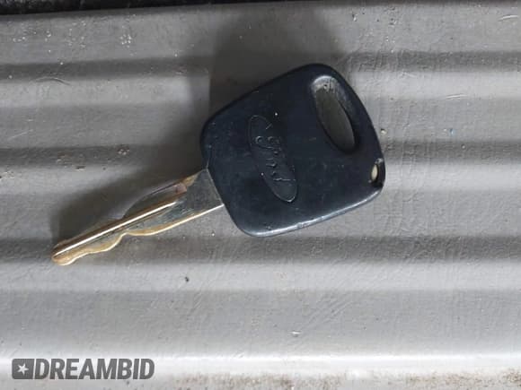 ✅ 1999 Ford Expedition XLT • VIN: 1FMRU1763XLB40754 • Lot: 42693783. Listed on IAAI with Not provided. Free auction sales archive from the USA and detailed vehicle history report at DreamBid. Image 11.