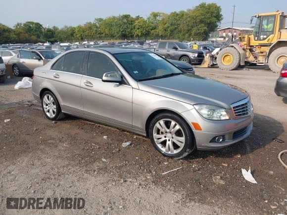 ✅ 2008 Mercedes-Benz C 300 Sport • VIN: WDDGF54X88F083936 • Lot: 43162689. Wystawiony na IAAI z przebiegiem 229 857 mil. Bezpłatny archiwum sprzedaży aukcyjnych z USA i szczegółowy raport historii pojazdu na DreamBid. Zdjęcie 1.