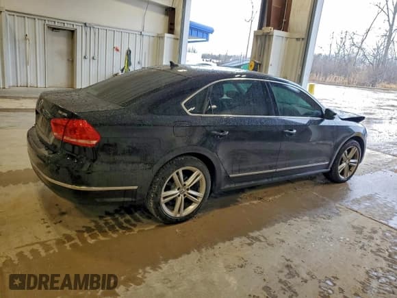 ✅ 2014 Volkswagen Passat SEL Premium • VIN: 1VWCS7A33EC093317 • Lot: 94246495. Wystawiony na Copart z przebiegiem 141 076 mil. Bezpłatny archiwum sprzedaży aukcyjnych z USA i szczegółowy raport historii pojazdu na DreamBid. Zdjęcie 3.