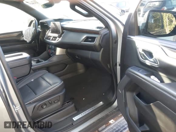 ✅ 2023 Chevrolet Suburban Premier • VIN: 1GNSKFKD0PR264984 • Лот: 43418237. Опубликован ранее на IAAI с пробегом 79 011 миль. Бесплатный доступ к архиву аукционных продаж из США и подробный отчёт об истории автомобиля на DreamBid. Изображение 5.