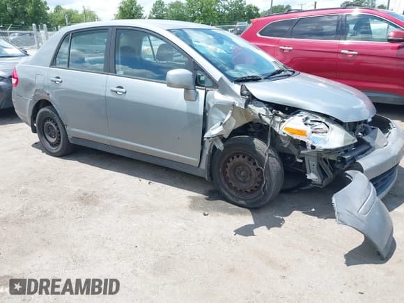 ✅ 2010 Nissan Versa S • VIN: 3N1BC1AP6AL432567 • Lot: 42730784. Wystawiony na IAAI z przebiegiem 192 497 mil. Bezpłatny archiwum sprzedaży aukcyjnych z USA i szczegółowy raport historii pojazdu na DreamBid. Zdjęcie 6.