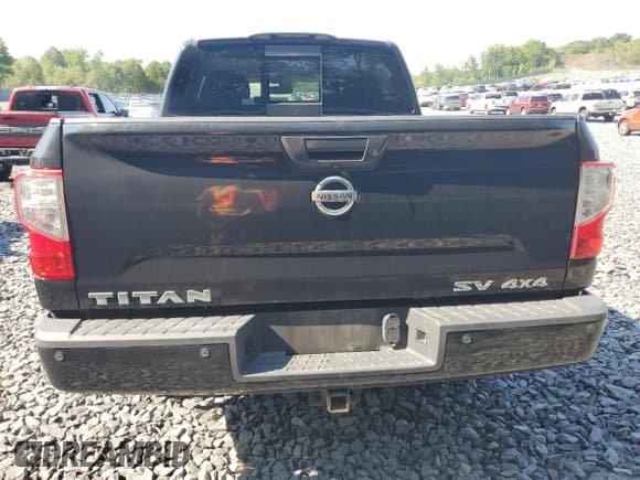 ✅ 2017 Nissan Titan SV • VIN: 1N6AA1E53HN559310 • Lot: 67488085. Listed on Copart with 117,343 mi. Free auction sales archive from the USA and detailed vehicle history report at DreamBid. Image 6.