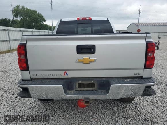 ✅ 2014 Chevrolet Silverado 1500 LTZ • VIN: 3GCUKSEC4EG194206 • Lot: 69057995. Listed on Copart with 175,060 mi. Free auction sales archive from the USA and detailed vehicle history report at DreamBid. Image 6.