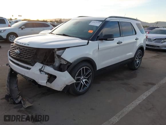 ✅ 2018 Ford Explorer Sport • VIN: 1FM5K8GT6JGC87122 • Lot: 43673299. Wystawiony na IAAI z przebiegiem 118 391 mil. Bezpłatny archiwum sprzedaży aukcyjnych z USA i szczegółowy raport historii pojazdu na DreamBid. Zdjęcie 2.