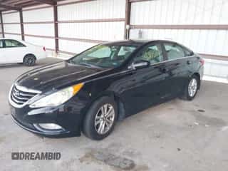 2013 Hyundai Sonata GLS z VIN 5NPEB4AC2DH794315, wystawiony jako IAAI lot #43615043 z przebiegiem 132 432 mil mil oraz . Historia ofert i sprzedaży dostępna na DreamBid. Obrazek 2.