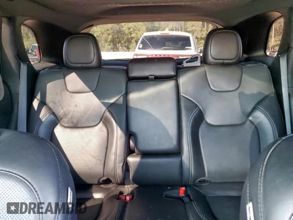 ✅ 2021 Jeep Cherokee Latitude Lux • VIN: 1C4PJLMX4MD192199 • Lot: 90848655. Wystawiony na Copart z przebiegiem 90 715 mil. Bezpłatny archiwum sprzedaży aukcyjnych z USA i szczegółowy raport historii pojazdu na DreamBid. Zdjęcie 10.