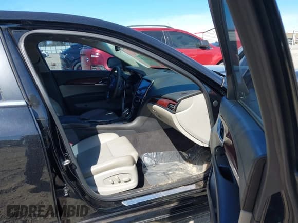 ✅ 2014 Cadillac ATS Luxury RWD • VIN: 1G6AB5SX8E0143827 • Lot: 43533262. Listed on IAAI with 133,765 mi. Free auction sales archive from the USA and detailed vehicle history report at DreamBid. Image 5.