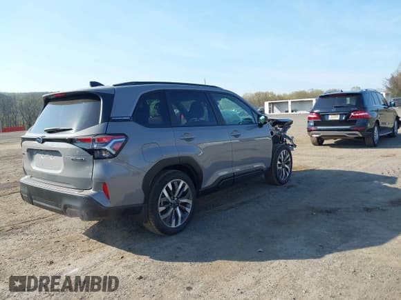 ✅ 2025 Subaru Forester Touring • VIN: JF2SLDTCXSH472743 • Lot: 42115023. Listed on IAAI with 1,247 mi. Free auction sales archive from the USA and detailed vehicle history report at DreamBid. Image 4.
