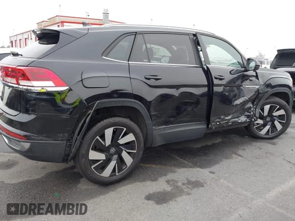 ✅ 2024 Volkswagen Atlas SE • VIN: 1V2WE2CA2RC226112 • Lot: 43300957. Wystawiony na IAAI z przebiegiem 29 026 mil. Bezpłatny archiwum sprzedaży aukcyjnych z USA i szczegółowy raport historii pojazdu na DreamBid. Zdjęcie 18.