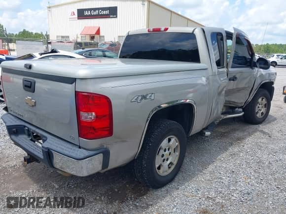 2007 Chevrolet Silverado 1500 1LT с VIN 1GCEK19CX7Z539170, выставлен на аукционе IAAI как лот 42928323 с пробегом 189 958 миль миль и . История ставок и продаж доступна на DreamBid. Изображение 4.