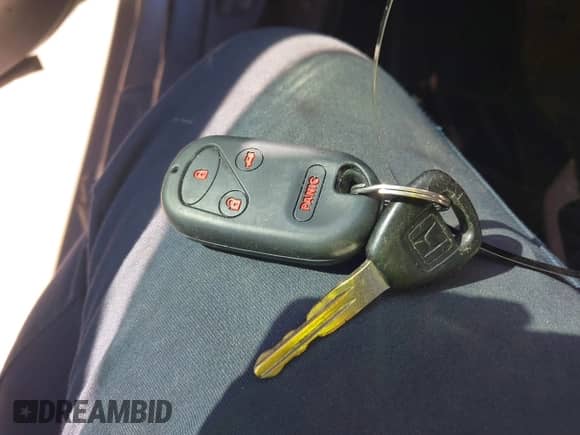 2000 Honda Accord EX с VIN 1HGCG1654YA014234, выставлен на аукционе IAAI как лот 43488342 с пробегом 275 038 миль миль и . История ставок и продаж доступна на DreamBid. Изображение 11.