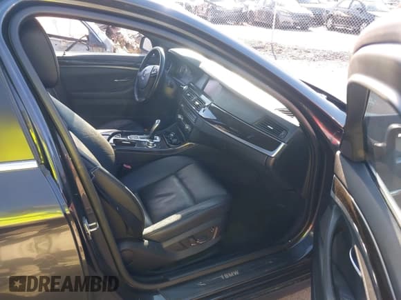 ✅ 2011 BMW 5 Series 535i • VIN: WBAFR7C55BC601547 • Lot: 43633663. Listed on IAAI with 164,205 mi. Free auction sales archive from the USA and detailed vehicle history report at DreamBid. Image 5.