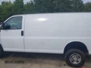 ✅ 2020 Chevrolet Express Cargo • VIN: 1GCWGAFP7L1128105 • Lot: 42186923. Wystawiony na IAAI z przebiegiem 183 036 mil. Bezpłatny archiwum sprzedaży aukcyjnych z USA i szczegółowy raport historii pojazdu na DreamBid. Zdjęcie 14.