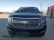 ✅ 2017 Chevrolet Suburban Premier • VIN: 1GNSCJKC3HR124937 • Lot: 73439714. Wystawiony na Copart z przebiegiem 243 522 mil. Bezpłatny archiwum sprzedaży aukcyjnych z USA i szczegółowy raport historii pojazdu na DreamBid. Zdjęcie 5.