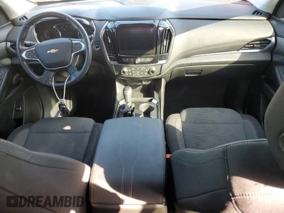 ✅ 2020 Chevrolet Traverse LT Cloth • VIN: 1GNERGKW2LJ236905 • Lot: 74152794. Wystawiony na Copart z przebiegiem Nie podano. Bezpłatny archiwum sprzedaży aukcyjnych z USA i szczegółowy raport historii pojazdu na DreamBid. Zdjęcie 8.