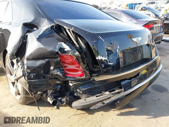 ✅ 2014 Bentley Mulsanne • VIN: SCBBB7ZH6EC019701 • Lot: 41612246. Wystawiony na IAAI z przebiegiem 44 100 mil. Bezpłatny archiwum sprzedaży aukcyjnych z USA i szczegółowy raport historii pojazdu na DreamBid. Zdjęcie 6.