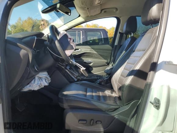 ✅ 2017 Ford C-Max Titanium • VIN: 1FADP5FU0HL101463 • Лот: 86450445. Опубликован ранее на Copart с пробегом 133 760 миль. Бесплатный доступ к архиву аукционных продаж из США и подробный отчёт об истории автомобиля на DreamBid. Изображение 7.