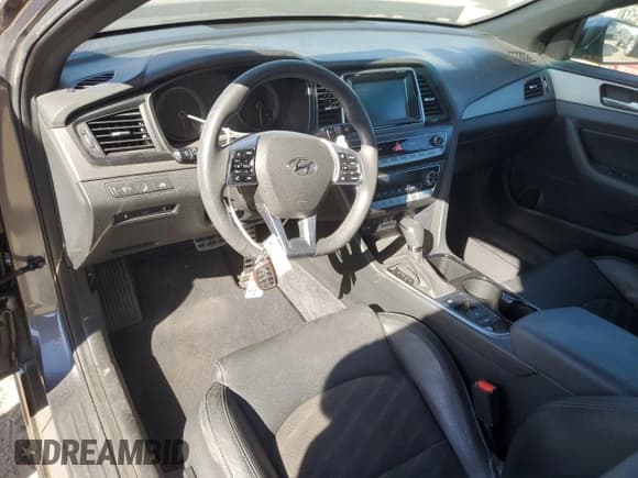 ✅ 2018 Hyundai Sonata Limited • VIN: 5NPE34AF0JH708292 • Lot: 45810133. Listed on Copart with 22,249 mi. Free auction sales archive from the USA and detailed vehicle history report at DreamBid. Image 8.
