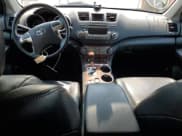 ✅ 2011 Toyota Highlander Limited • VIN: 5TDDK3EH0BS080539 • Lot: 67193495. Listed on Copart with 156,241 mi. Free auction sales archive from the USA and detailed vehicle history report at DreamBid. Image 8.