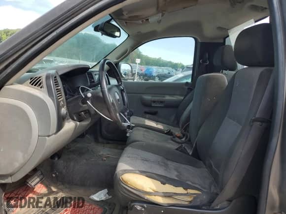 2008 Chevrolet Silverado 1500 Work Truck with VIN 1GCEC14C88E138231, listed as a Copart auction lot 66012565 with 212,345 mi miles and Clean title. Bid and sale history available at DreamBid. Image 7.