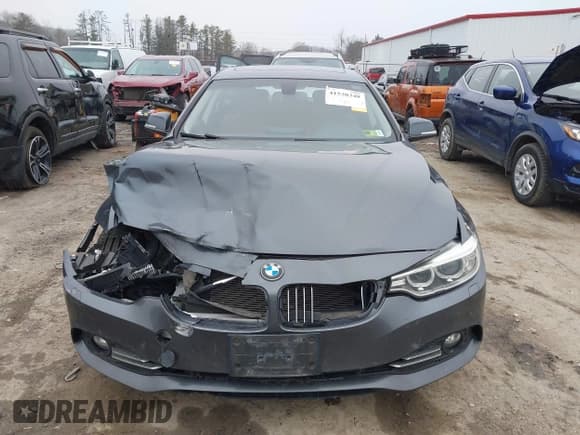 ✅ 2015 BMW 4 Series 428i xDrive • VIN: WBA4A7C59FD415783 • Lot: 41530348. Listed on IAAI with 151,830 mi. Free auction sales archive from the USA and detailed vehicle history report at DreamBid. Image 12.