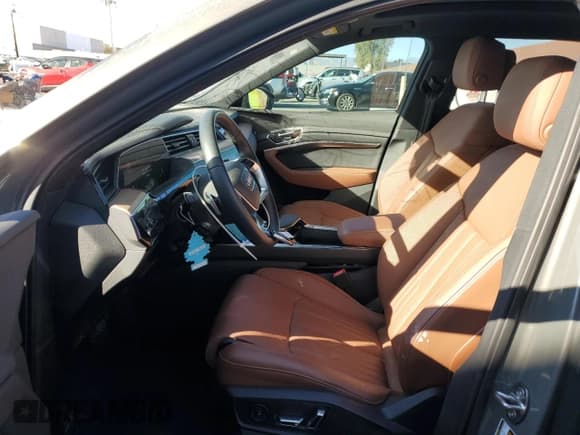 ✅ 2024 Audi Q8 e-tron • VIN: WA16AAGE5RB057448 • Lot: 42419955. Listed on Copart with 4,330 mi. Free auction sales archive from the USA and detailed vehicle history report at DreamBid. Image 7.