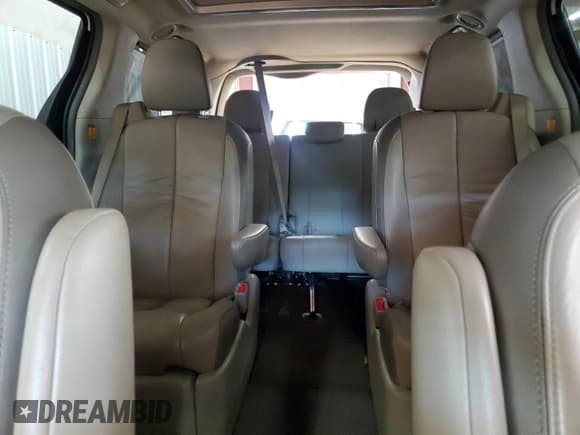 ✅ 2012 Toyota Sienna XLE AAS • VIN: 5TDYK3DC1CS268494 • Lot: 71156765. Listed on Copart with 98,544 mi. Free auction sales archive from the USA and detailed vehicle history report at DreamBid. Image 10.