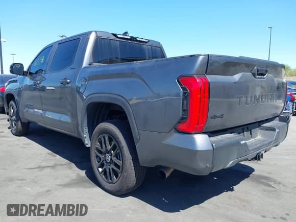 ✅ 2024 Toyota Tundra Limited Hybrid • VIN: 5TFWC5DB5RX059978 • Lot: 42265346. Wystawiony na IAAI z przebiegiem 16 882 mil. Bezpłatny archiwum sprzedaży aukcyjnych z USA i szczegółowy raport historii pojazdu na DreamBid. Zdjęcie 3.