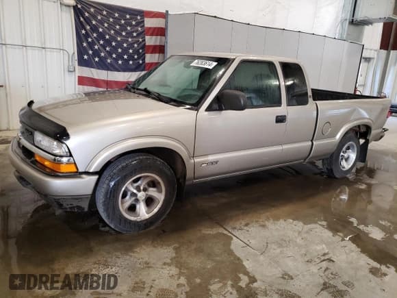 ✅ 2000 Chevrolet S-10 LS • VIN: 1GCCS1957Y8287233 • Lot: 76283614. Wystawiony na Copart z przebiegiem 135 494 mil. Bezpłatny archiwum sprzedaży aukcyjnych z USA i szczegółowy raport historii pojazdu na DreamBid. Zdjęcie 1.