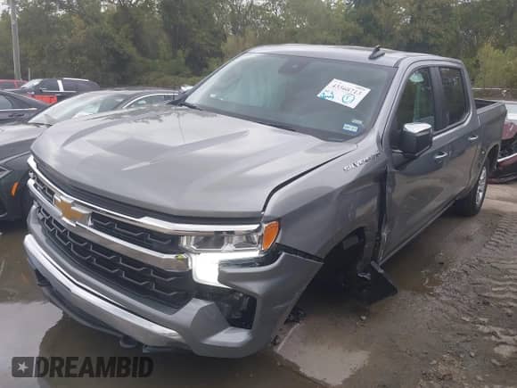 2026 Chevrolet Silverado 1500 LT z VIN 3GCUKDED5TG116874, wystawiony jako IAAI lot #43568713 z przebiegiem 1 845 mil mil oraz . Historia ofert i sprzedaży dostępna na DreamBid. Obrazek 2.