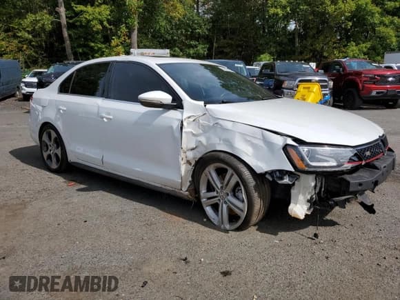 ✅ 2015 Volkswagen Jetta GLI SE • VIN: 3VW4T7AJ5FM413057 • Lot: 84270405. Listed on Copart with 122,658 mi. Free auction sales archive from the USA and detailed vehicle history report at DreamBid. Image 4.
