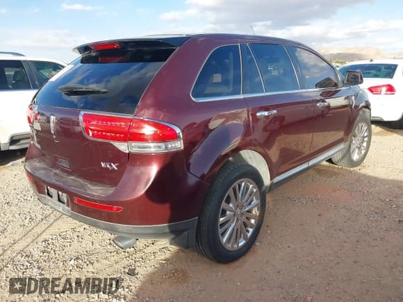 ✅ 2011 Lincoln MKX • VIN: 2LMDJ6JKXBBJ15904 • Lot: 43812327. Listed on IAAI with 185,326 mi. Free auction sales archive from the USA and detailed vehicle history report at DreamBid. Image 4.