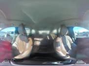 ✅ 2018 Volvo XC60 Momentum • VIN: LYV102RK0JB068923 • Lot: 90018685. Wystawiony na Copart z przebiegiem 67 853 mil. Bezpłatny archiwum sprzedaży aukcyjnych z USA i szczegółowy raport historii pojazdu na DreamBid. Zdjęcie 16.