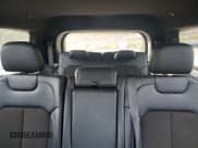 ✅ 2023 Jeep Grand Cherokee Altitude X • VIN: 1C4RJKAG3P8852091 • Lot: 82134495. Wystawiony na Copart z przebiegiem 39 343 mil. Bezpłatny archiwum sprzedaży aukcyjnych z USA i szczegółowy raport historii pojazdu na DreamBid. Zdjęcie 10.