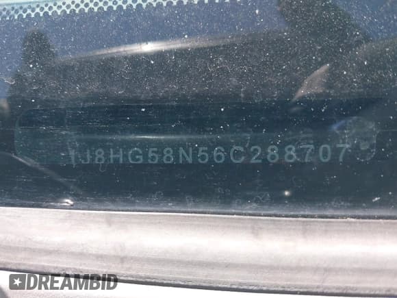 ✅ 2006 Jeep Commander Limited • VIN: 1J8HG58N56C288707 • Lot: 42366711. Listed on IAAI with 132,306 mi. Free auction sales archive from the USA and detailed vehicle history report at DreamBid. Image 9.