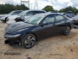 ✅ 2025 Hyundai Elantra SEL Sport • VIN: KMHLM4DG5SU967193 • Лот: 80652235. Размещён на Copart с пробегом 5 323 миль миль. Получите бесплатный доступ к архиву аукционных продаж из США и посмотрите подробный отчёт об истории автомобиля на DreamBid. Изображение 1.