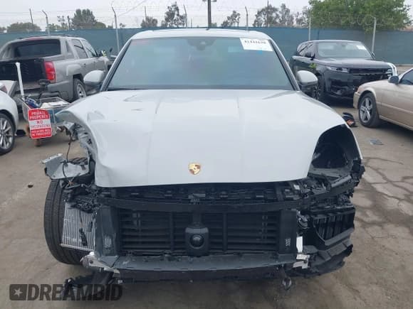 ✅ 2024 Porsche Cayenne • VIN: WP1AA2AY0RDA14504 • Lot: 42441628. Wystawiony na IAAI z przebiegiem 6 698 mil. Bezpłatny archiwum sprzedaży aukcyjnych z USA i szczegółowy raport historii pojazdu na DreamBid. Zdjęcie 13.