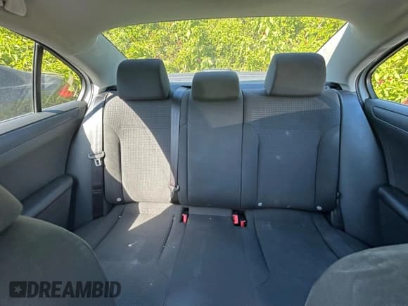 ✅ 2015 Volkswagen Jetta S • VIN: 3VW1K7AJ3FM400314 • Лот: 91496765. Опубликован ранее на Copart с пробегом 80 782 миль. Бесплатный доступ к архиву аукционных продаж из США и подробный отчёт об истории автомобиля на DreamBid. Изображение 15.