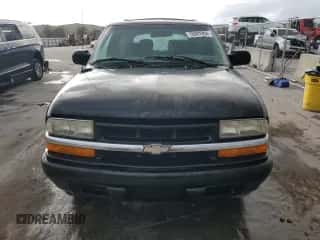 2002 Chevrolet Blazer LS z VIN 1GNCS18W52K111907, wystawiony jako Copart lot #78907894 z przebiegiem 88 184 mil mil oraz Szkoda całkowita • Salvage title. Historia ofert i sprzedaży dostępna na DreamBid. Obrazek 5.