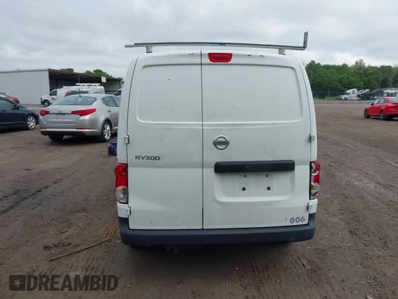 ✅ 2017 Nissan NV200 S • VIN: 3N6CM0KN4HK720400 • Lot: 42088464. Listed on IAAI with 126,191 mi. Free auction sales archive from the USA and detailed vehicle history report at DreamBid. Image 16.