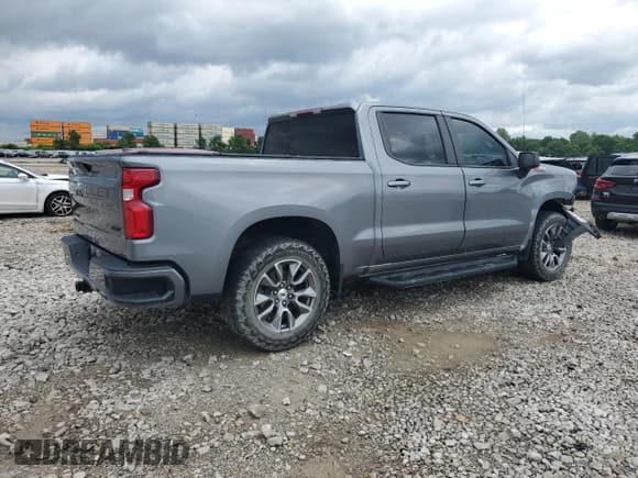 ✅ 2022 Chevrolet Silverado 1500 RST • VIN: 1GCUYEET8NZ132985 • Лот: 61767015. Опубликован ранее на Copart с пробегом 81 071 миль. Бесплатный доступ к архиву аукционных продаж из США и подробный отчёт об истории автомобиля на DreamBid. Изображение 3.