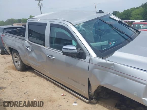 ✅ 2018 Chevrolet Silverado 1500 LTZ • VIN: 3GCUKSERXJG320289 • Lot: 42280081. Wystawiony na IAAI z przebiegiem 116 493 mil. Bezpłatny archiwum sprzedaży aukcyjnych z USA i szczegółowy raport historii pojazdu na DreamBid. Zdjęcie 19.