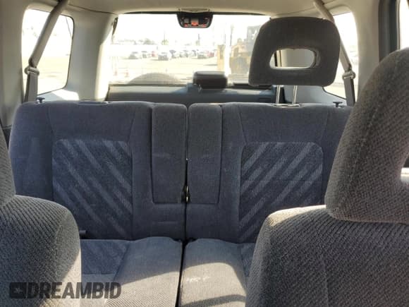 ✅ 2000 Honda CR-V LX • VIN: JHLRD1743YC025806 • Lot: 89333045. Wystawiony na Copart z przebiegiem 201 353 mil. Bezpłatny archiwum sprzedaży aukcyjnych z USA i szczegółowy raport historii pojazdu na DreamBid. Zdjęcie 10.