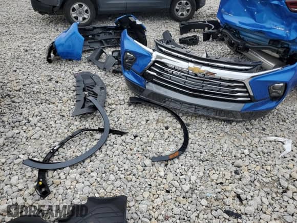 ✅ 2025 Chevrolet Blazer Premier • VIN: 3GNKBLRS1SS183209 • Lot: 57299245. Listed on Copart with 3,496 mi miles. Access the free auction sales archive from the USA and view a detailed vehicle history report at DreamBid. Image 13.