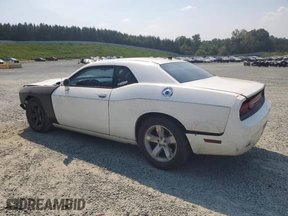 2011 Dodge Challenger z VIN 2B3CJ4DG1BH510091, wystawiony jako Copart lot #68977814 z przebiegiem 176 711 mil mil oraz Szkoda całkowita • Salvage title. Historia ofert i sprzedaży dostępna na DreamBid. Obrazek 2.